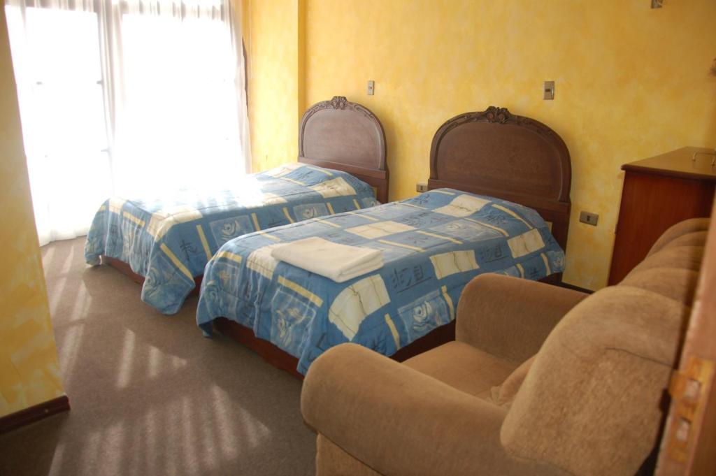 Hostal Tukos La Casa Real Potosi Ruang foto