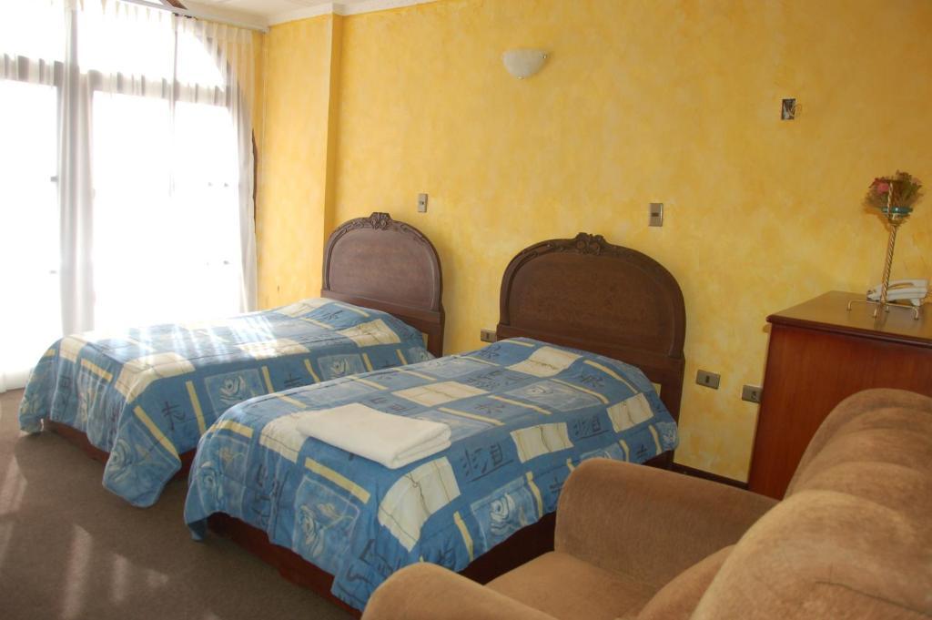Hostal Tukos La Casa Real Potosi Ruang foto