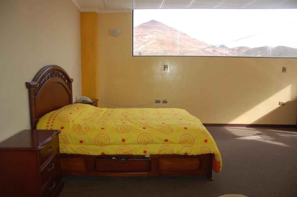 Hostal Tukos La Casa Real Potosi Ruang foto