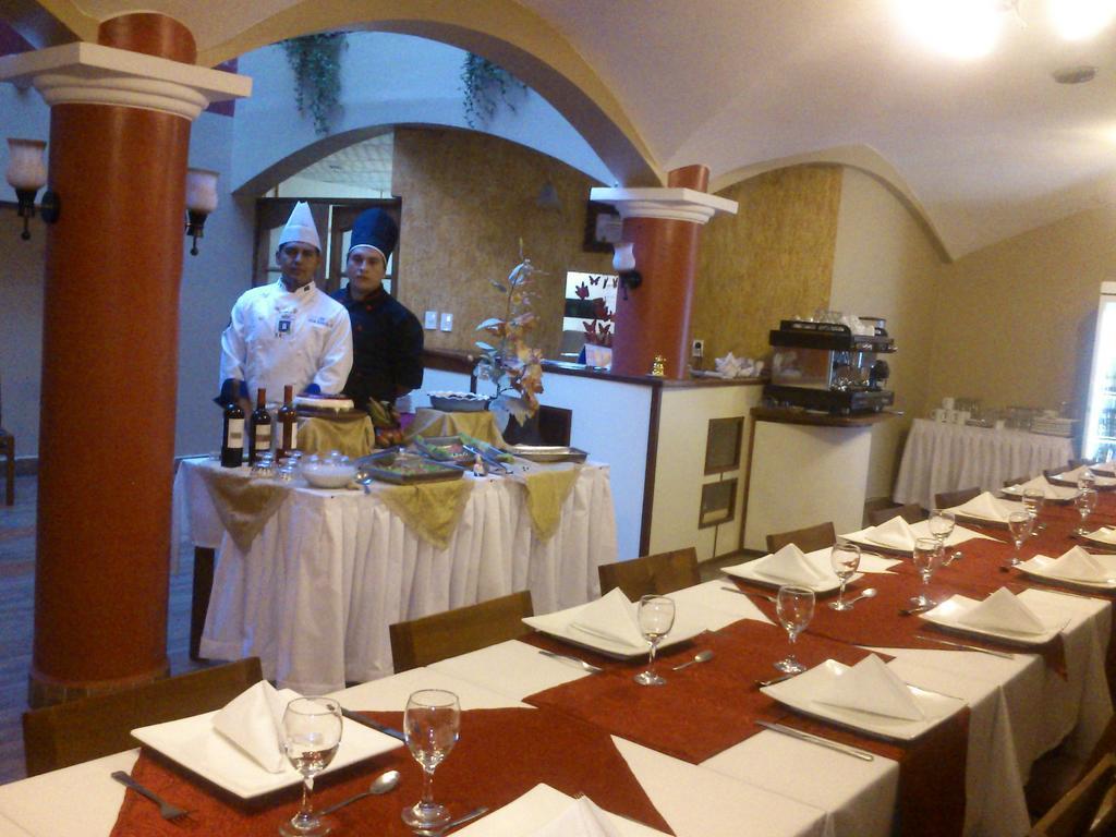 Hostal Tukos La Casa Real Potosi Bagian luar foto